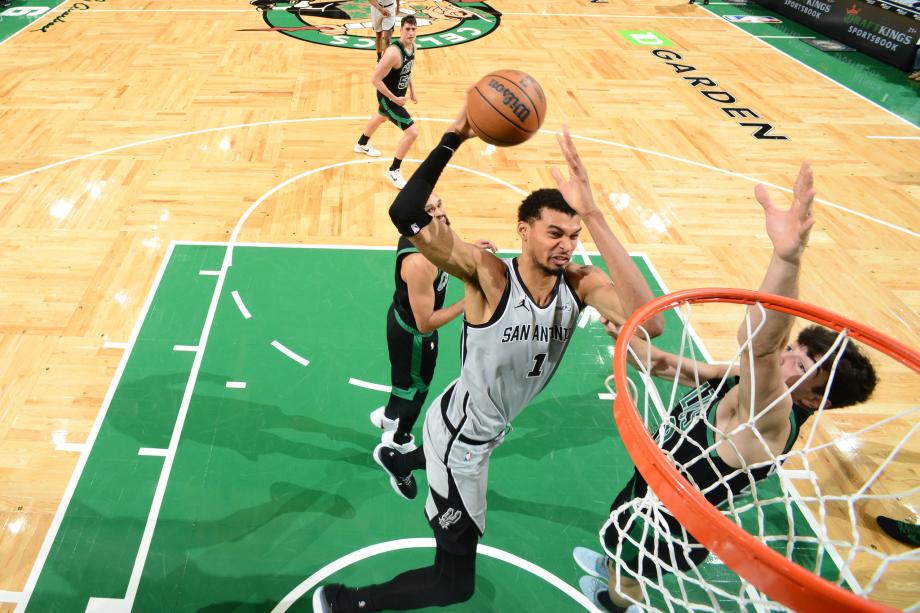 开云官网-文班亚马21分布朗27分 马刺100-95险胜凯尔特人