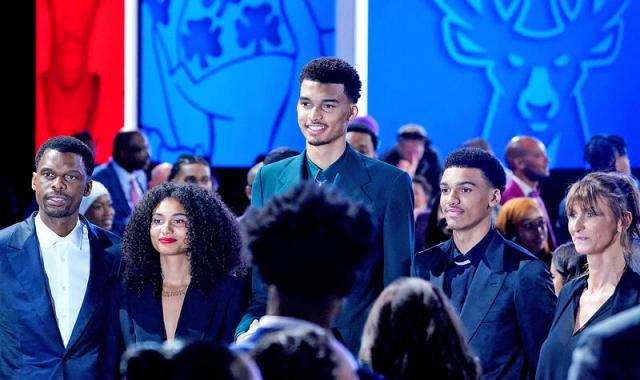 【人物】文班亚马改变NBA时代？长臂2米44天才不自傲