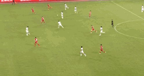1661692040296057661.gif 尹鸿博.gif