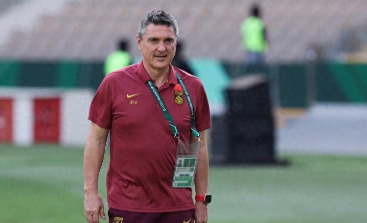 开云体育入口-安东尼奥确定留任，U23国家队面临冲击，没想到功勋主帅这样回应